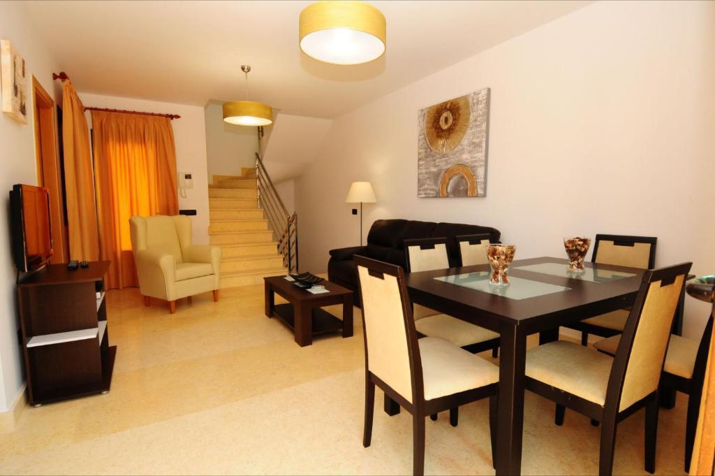 Tinajas Villa Corralejo